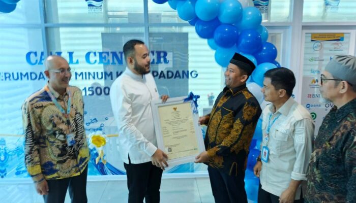 Pertama di Sumatera, Perumda AM Kota Padang Raih Sertifikat Halal