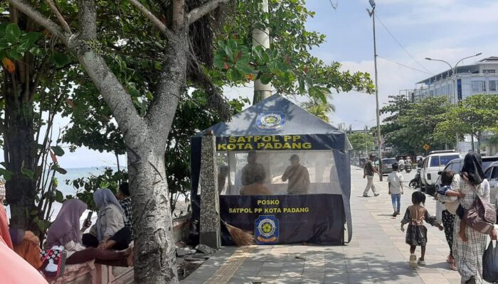 Tak Ada Ruang Bagi Pungli, Satpol PP Perketat Pengawasan di Pantai Padang