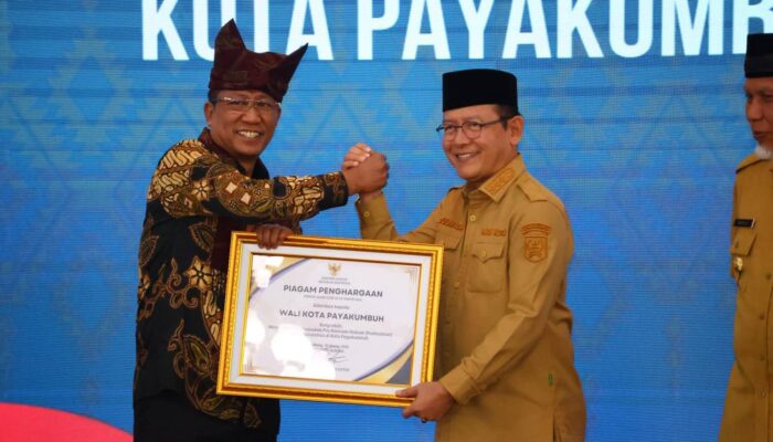 Terima Penghargaan, Walikota Zulmaeta Ingin Posbankum Jadi Jembatan Keadilan Masyarakat