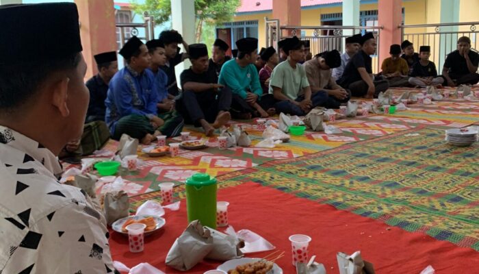 Perkuat Silaturahim, Santri PPMINI Padang Pariaman Gelar Buka Puasa Bersama 
