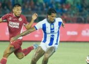 Diguyur Hujan Lebat, Semen Padang FC Tertunduk Dihajar Pemuncak Klasemen