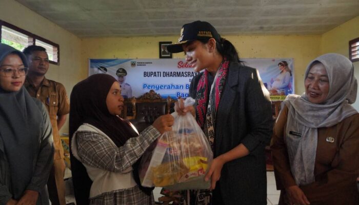 Ibu Hamil dan Menyusui di Dharmasraya Terima Paket Bantuan Makanan dari Pemerintah Kabapaten