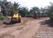 Dorong Usaha Masyarakat Lancar, Dinas PUPR Dharmasraya Permulus Jalan Utama Sitiung