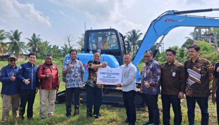 Barefoot Running Padang Pariaman Sukses, KKP Serahkan Berbagai Bantuan di Kampung Nelayan Katapiang