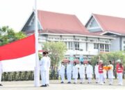Upacara 17 Agustus di Balaikota Padang Khidmat, Walikota dan Pejabat Daerah Berpakaian Adat