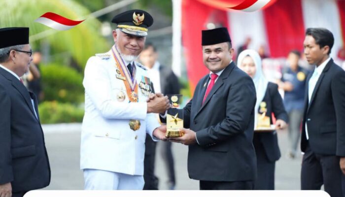 Penghargaan Diterima Sekda Raju Minropa, Padang Raih Terbaik 1 Anugerah Adinata Syariah Sumbar