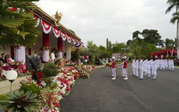 Pimpin Upacara Penurunan Bendera, Wagub Sumbar Cerita Patriotisme Masyarakat Daerah Peringati 17 Agustus