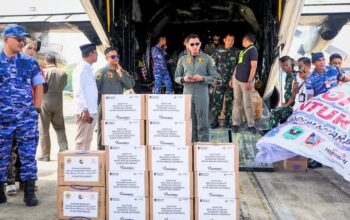 FLASH: Warga Padang Kirim Lagi Berdus-dus Rendang untuk Bantuan Korban Gempa NTT