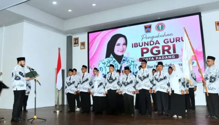 Walikota Padang Minta Guru Sukseskan Transformasi Proses Belajar di Era Teknologi Informasi