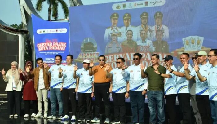 FLASH: Empat Warga Padang Taat Pajak dapat Hadiah Umroh