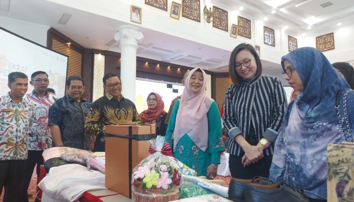 Kemen-Ekraf Bekali UKM Bukittinggi Cara Desain Kemasan Produk Kekinian Sesuai Selera Pasar