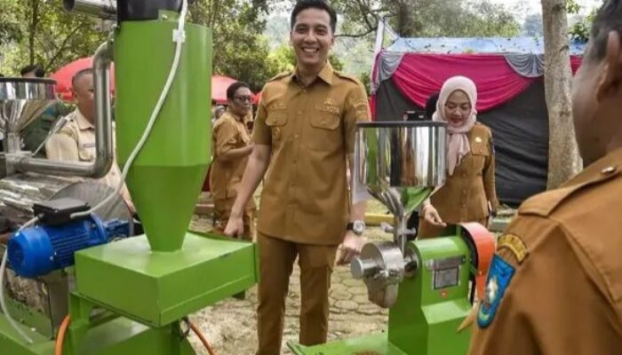 Petani Hingga Pelaku UMKM Sawahlunto Dilatih Gunakan Teknologi Modern Panen Kopi