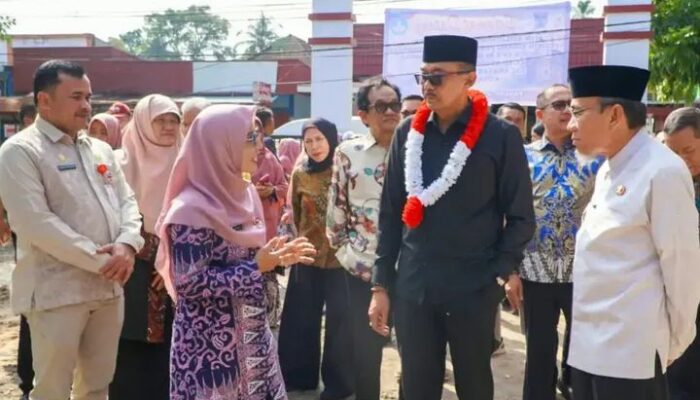 FLASH: Komisi X DPR RI Tinjau Rehabilitasi Sekolah Rusak Pascabencana di Padang